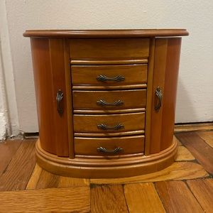 Wooden jewelry box